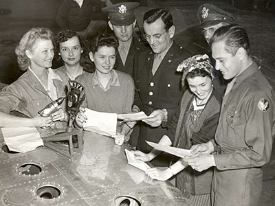 Glenn Miller and Fans